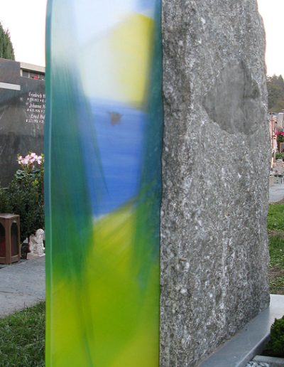 Naturstein in Verbindung mit Glaselement © Hilde Chistè
