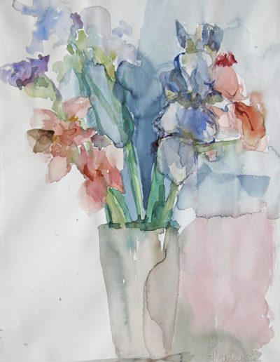 9 Irisblüten in Vase-Aquarell © Hilde Chistè